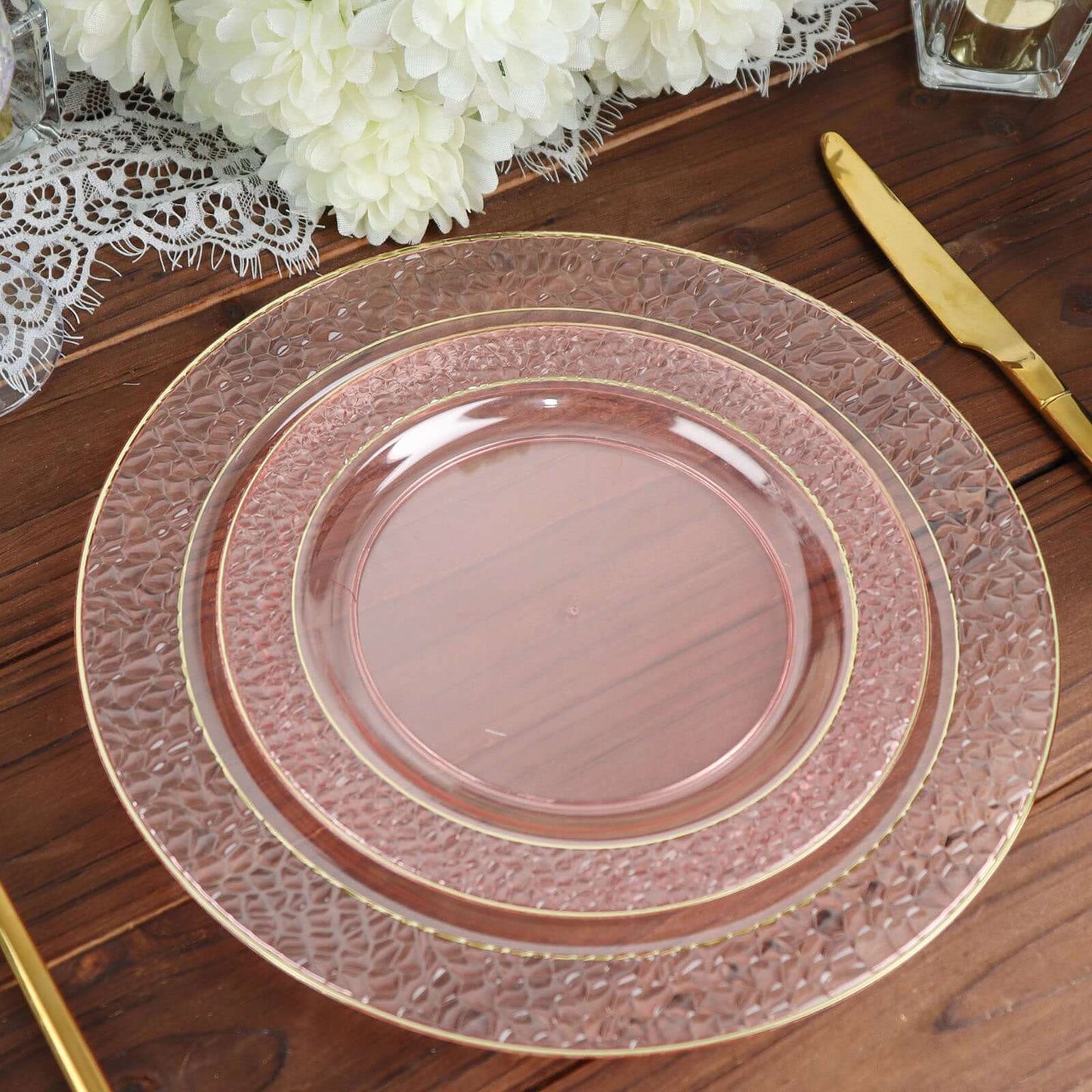 10 Pack Blush Hammered Design Plastic Dinner Plates With Gold Rim 10"